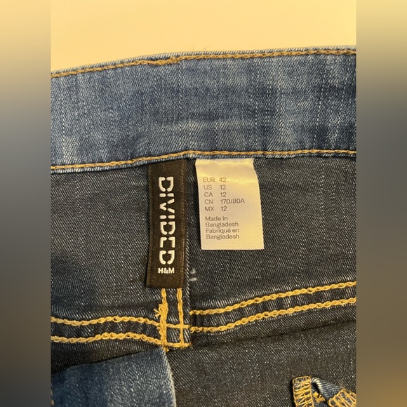 H&M Divided Jegging Style Shorts - Picture 4 of 9